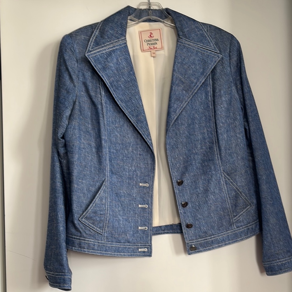 Classic Blue Cropped Jean Jacket with Wide Lapels